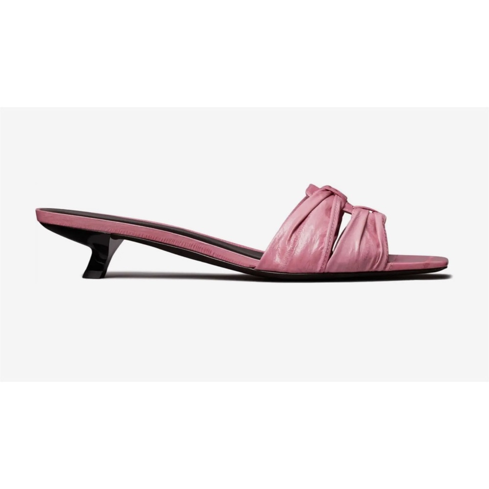 Tory Burch Ruched Sandals
Size 9.5 - Picture 2 of 11